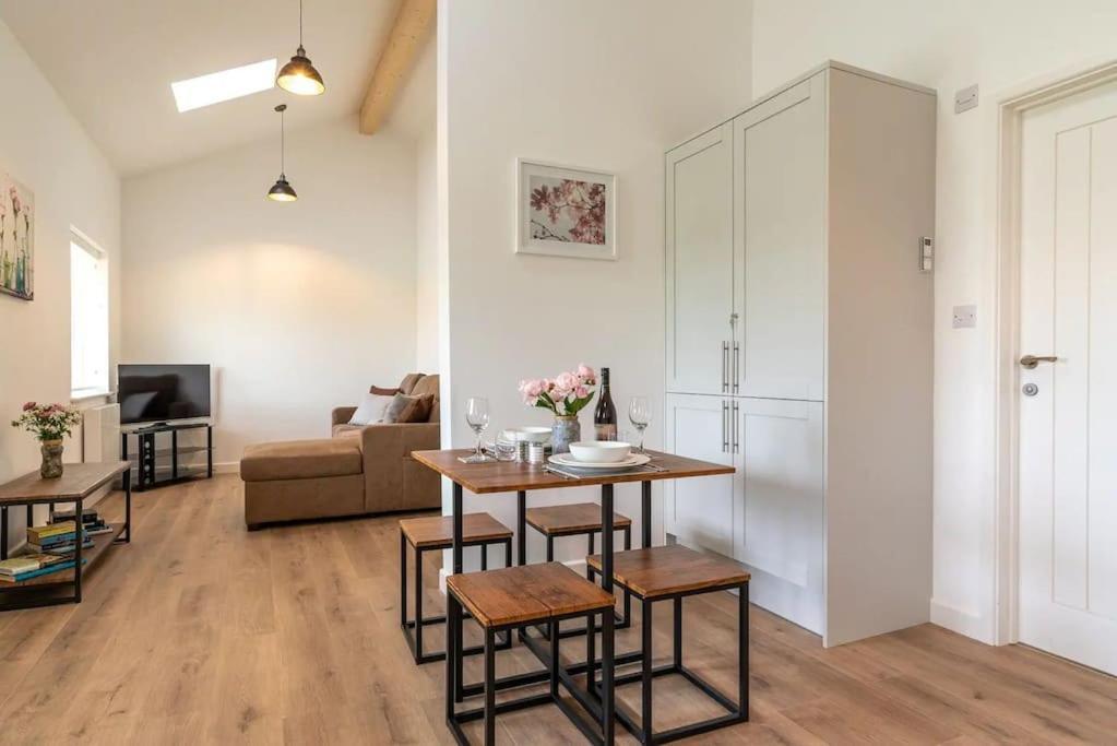 Rose Barn - Luxury Barn Accommodation In The Cotswolds Gretton  외부 사진